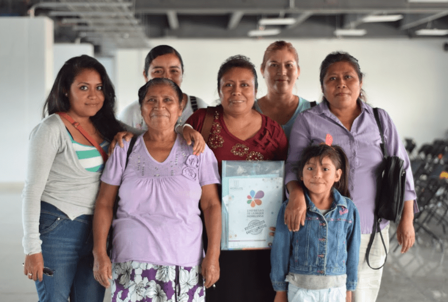 Inicia dispersión de recursos para jefas de familia