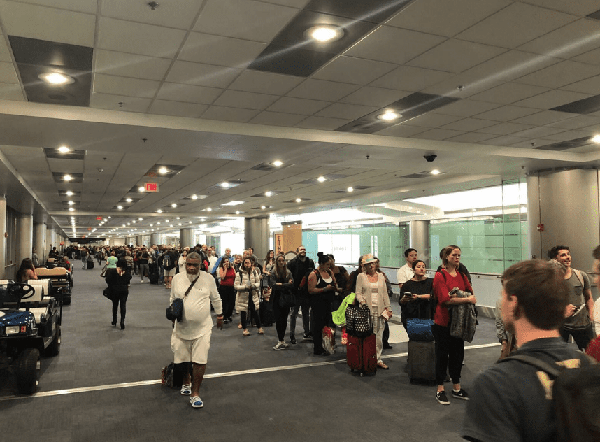 Afectación en aeropuertos debido a caída del sistema