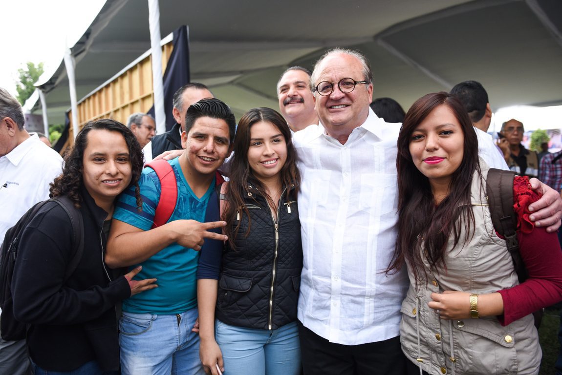 Reconocen estudiantes del ITZ apoyo del gobernador Graco Ramírez