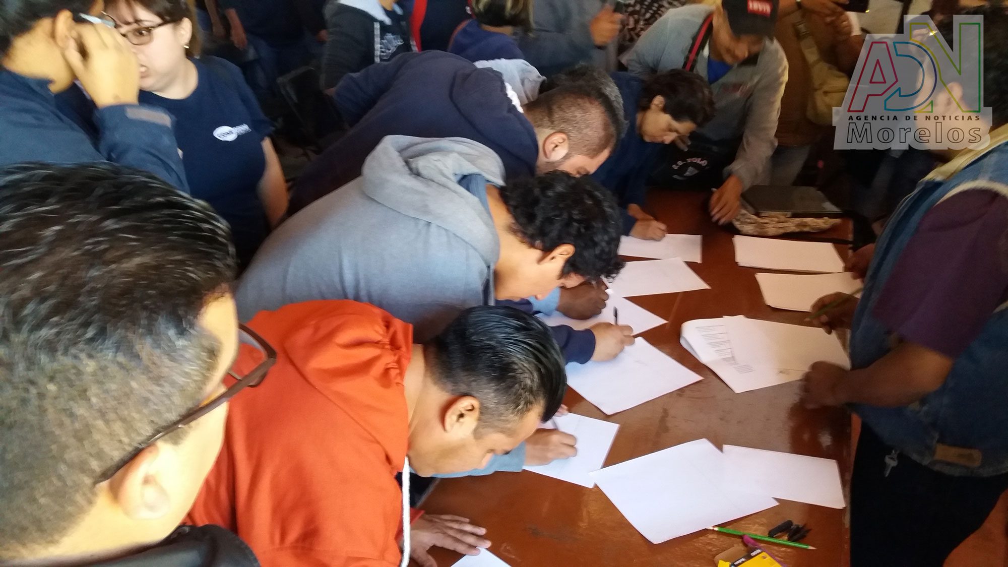 Se manifiestan en la Fiscalia de la región oriente integrantes del FPR