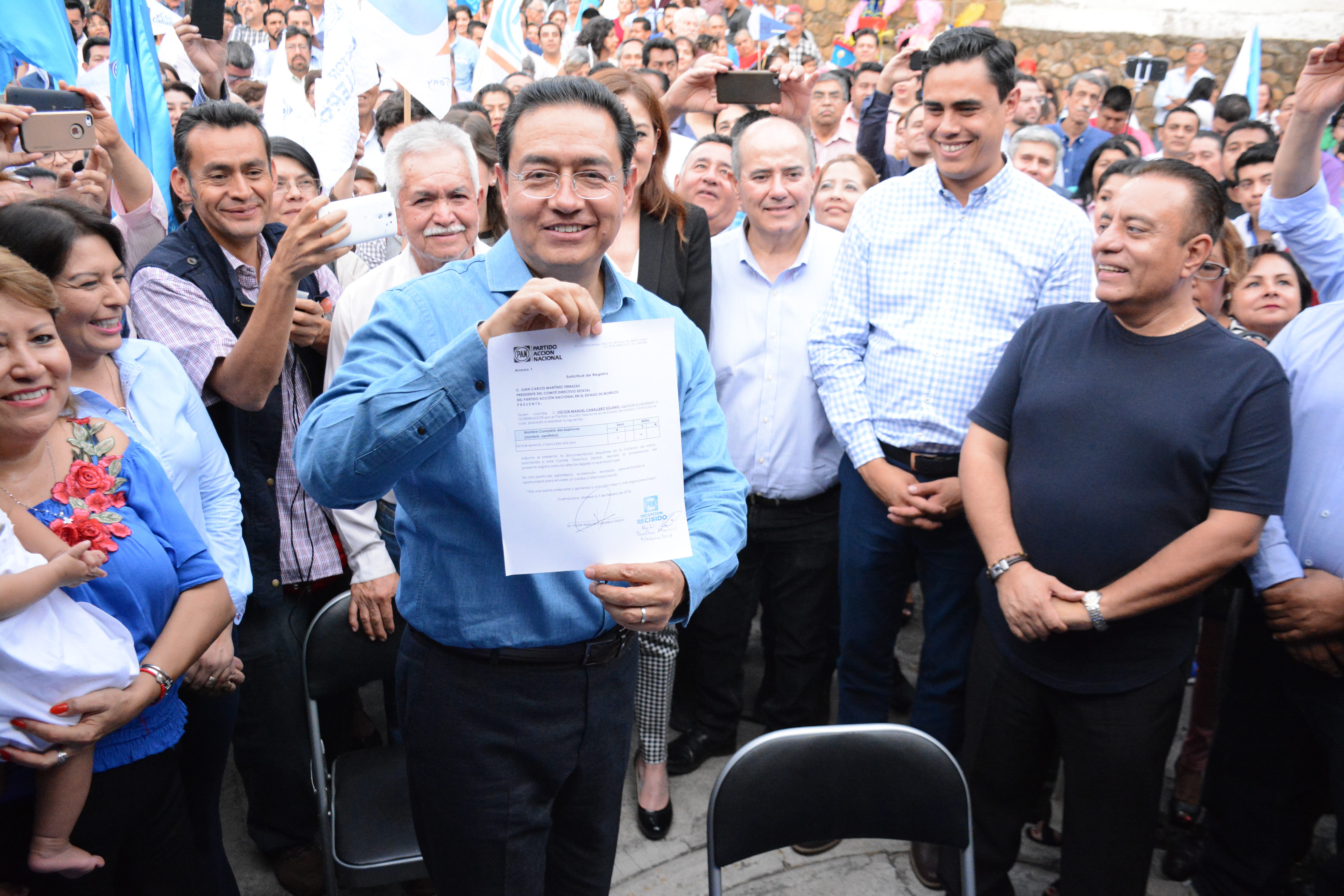 Víctor Caballero se registra como precandidato a Gobernador de Morelos