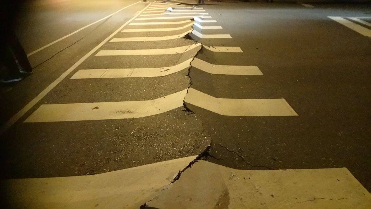 Más de 100 personas atrapadas por terremoto en Taiwán