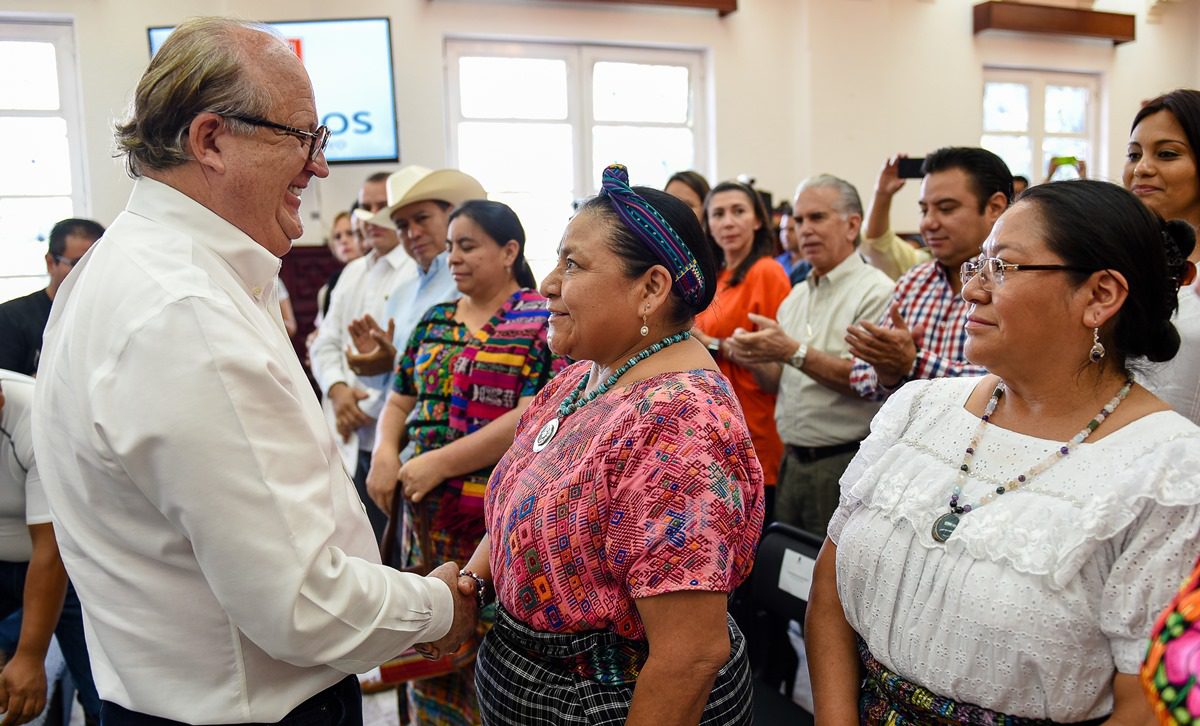 Celebra Rigoberta Menchú la creación de municipios indígenas en Morelos