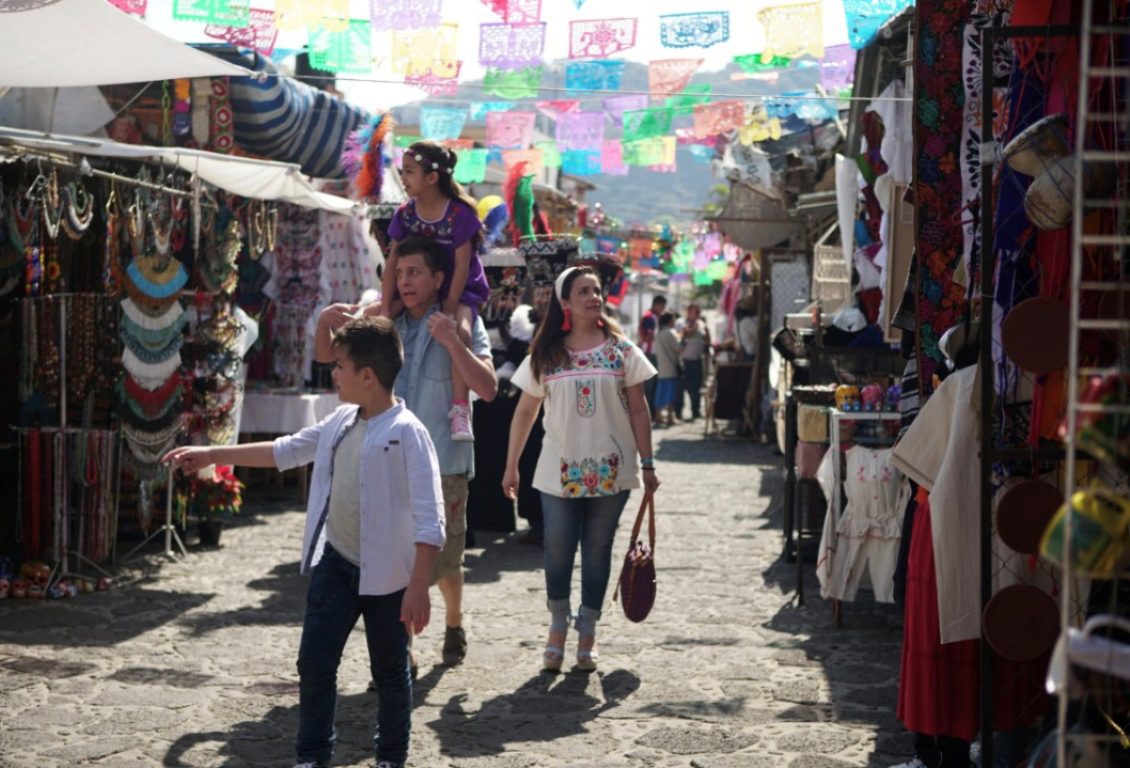 Vacacionistas recorren Morelos y gozan buen clima