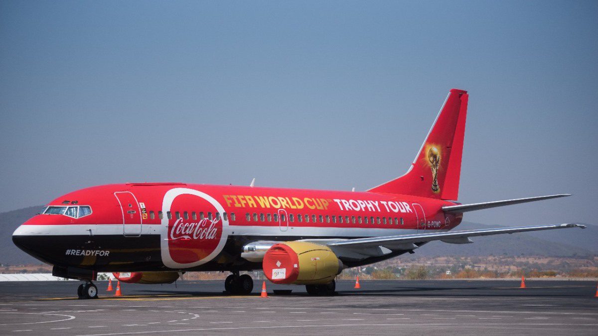 Aterriza en Morelos avión de la FIFA con trofeo de la Copa del Mundo