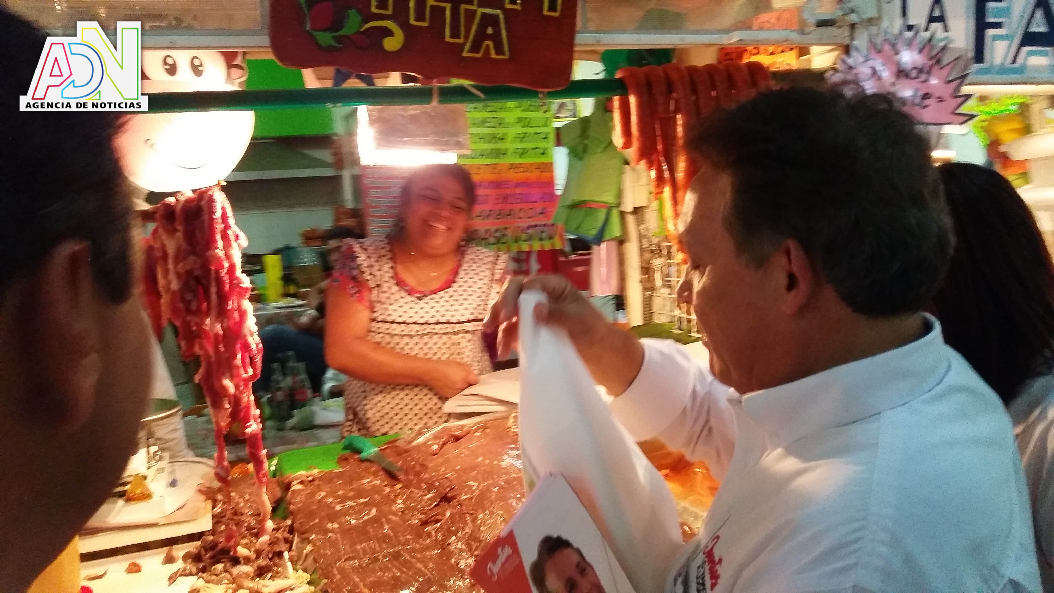 Jorge Meade propone Generar proyectos para el desarrollo y rescate de los mercados municipales, para fortalecer la economía local
