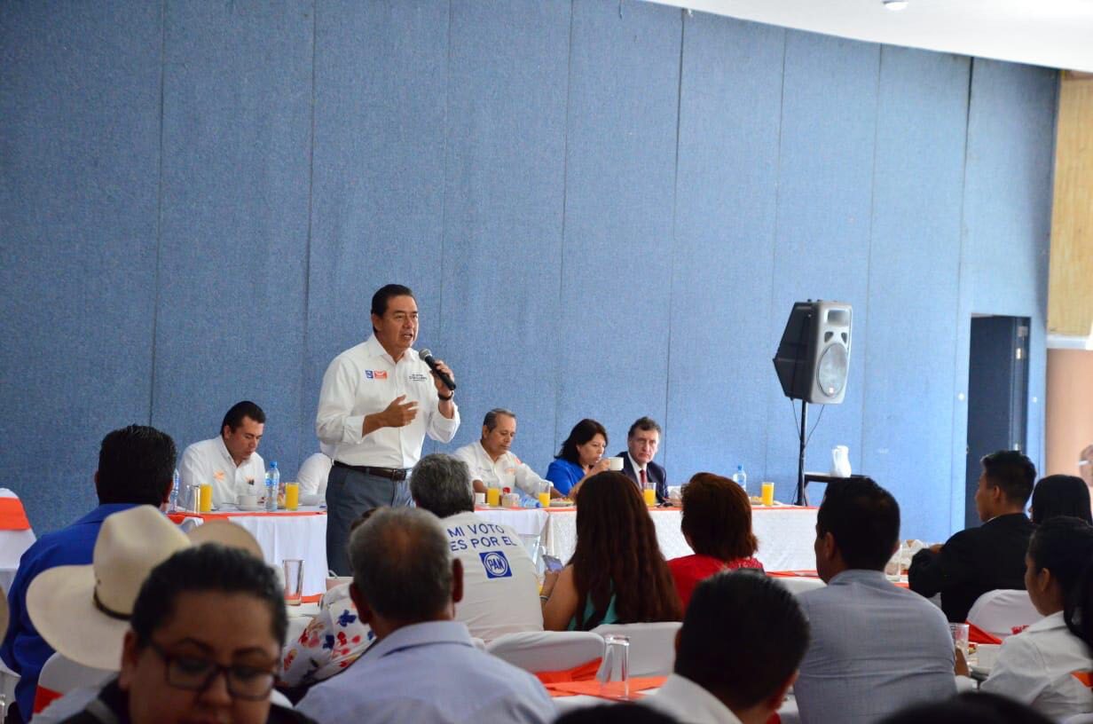 Oaxtepec tendrá nuevo centro de convenciones: Víctor Caballero