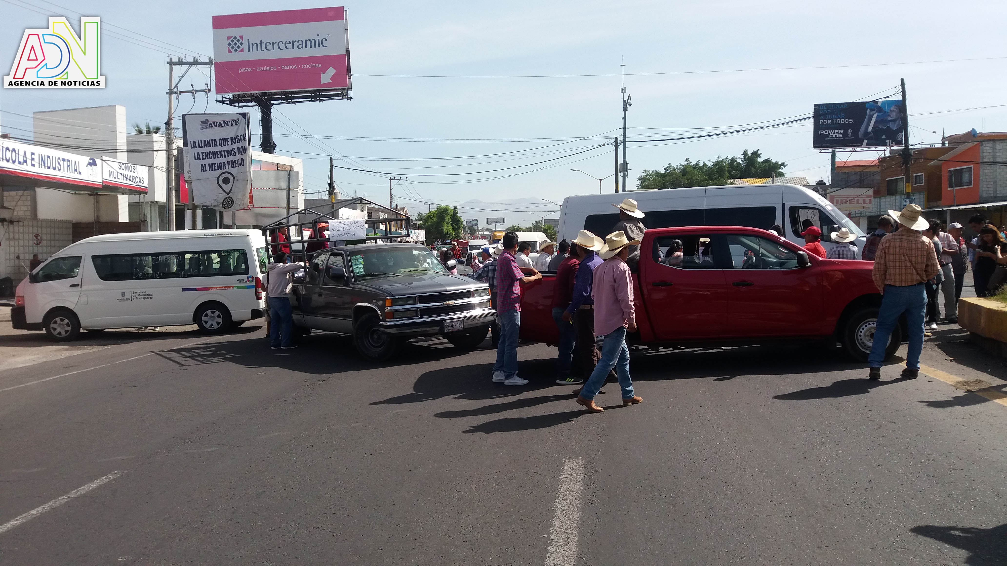 Bloqueo en Cuautla por inseguridad en comunidades