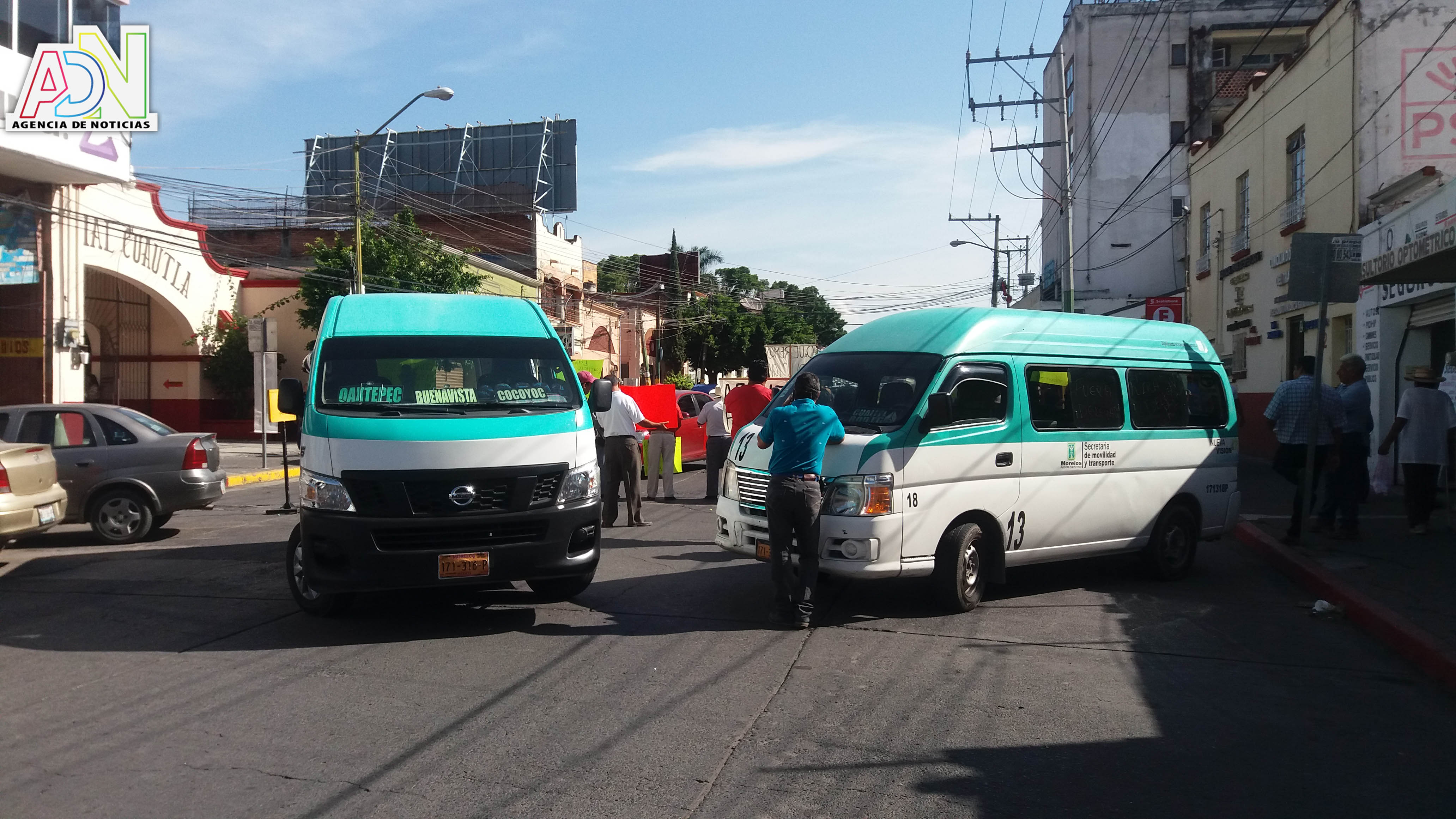 Bloqueo vial en Cuautla por transportistas, debido a que no se ha resuelto el problema de permisos “ilícitos”