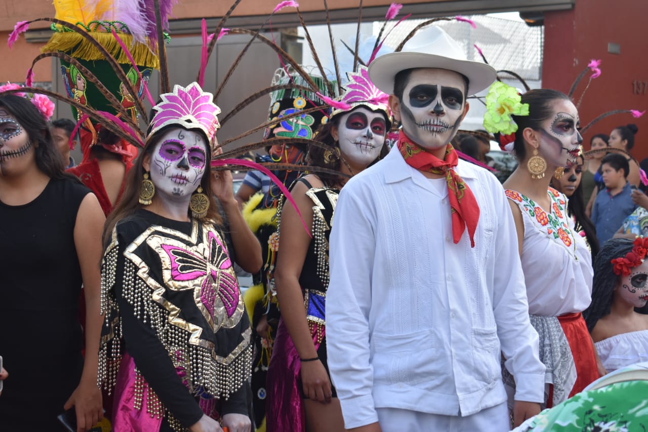 Catrinas recorrieron las calles de Cuernavaca