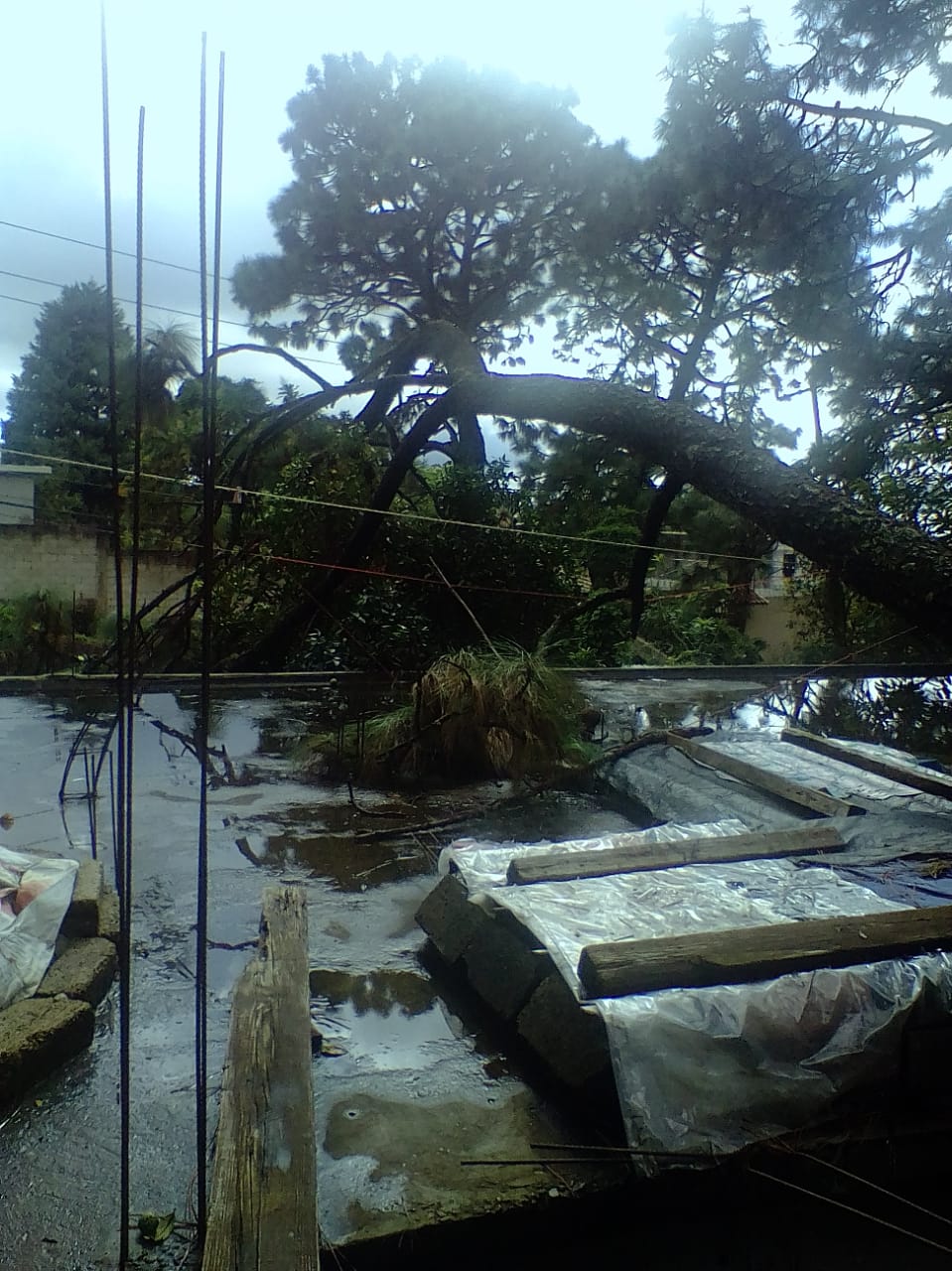 Intensa lluvia causó inundaciones en Cuernavaca