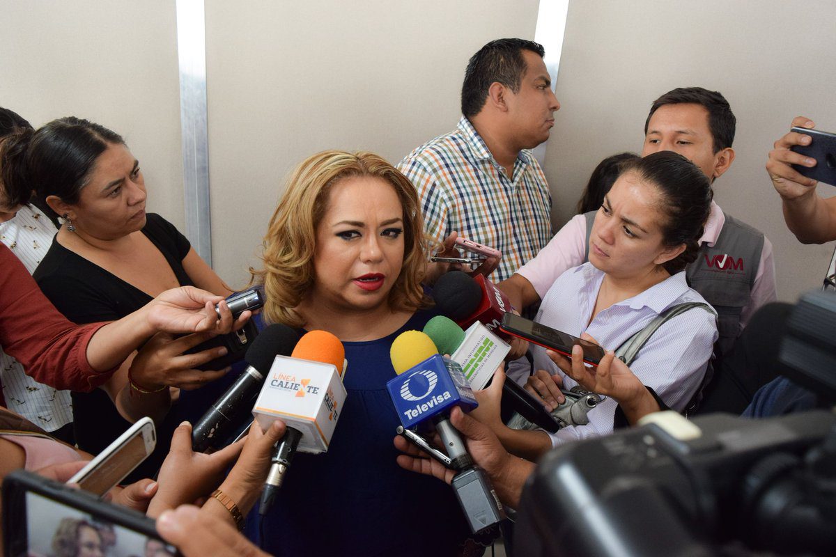 Diputados no cumplirán promesas, no se bajarán el sueldo