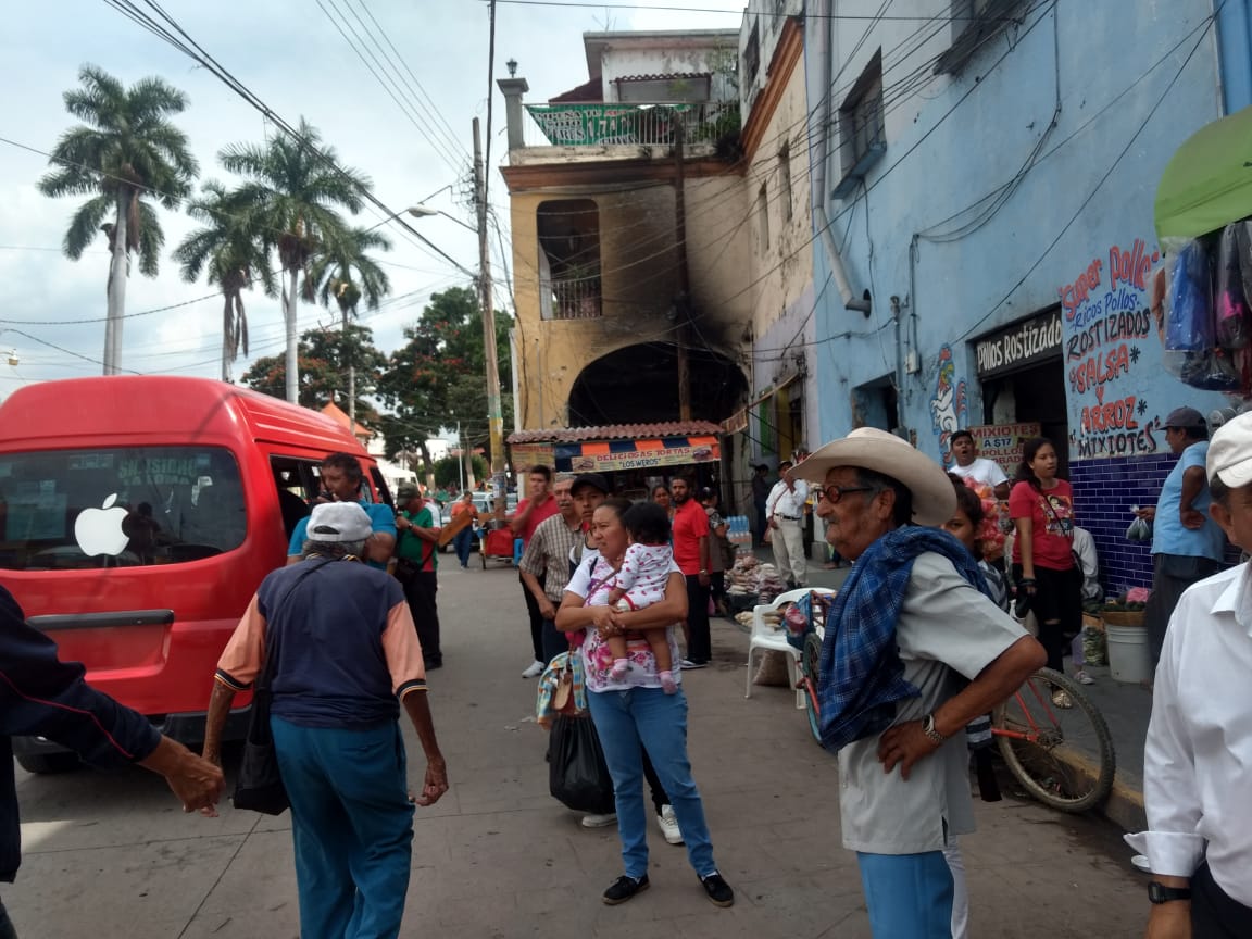 Incendio en locales de Yautepec