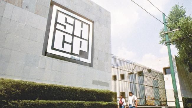 Hacienda suspende las contrataciones en el gobierno federal