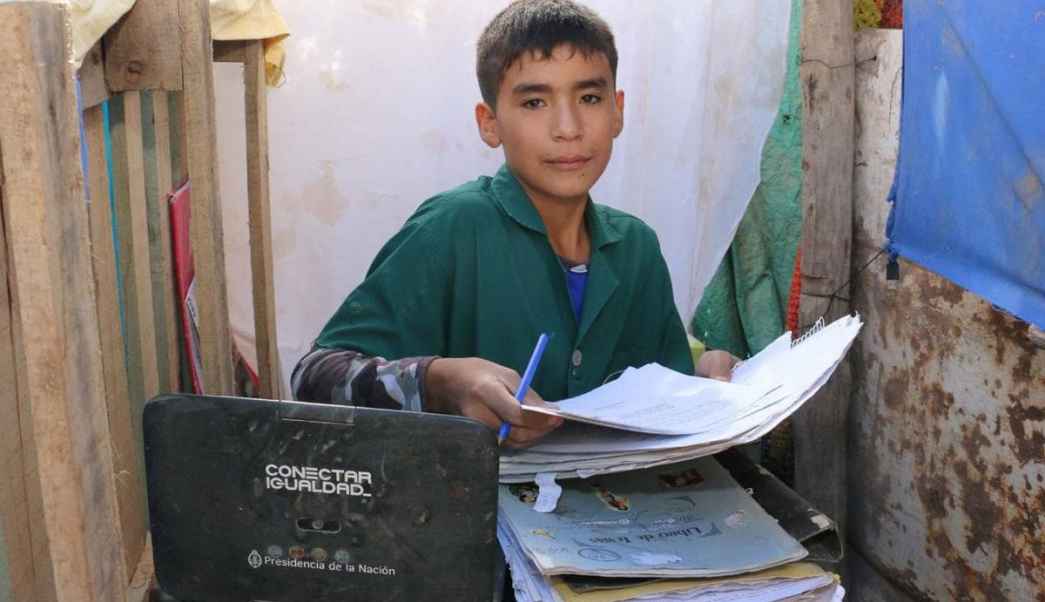 “Nico” tiene solo 12 años y ya es profesor en su propia escuela