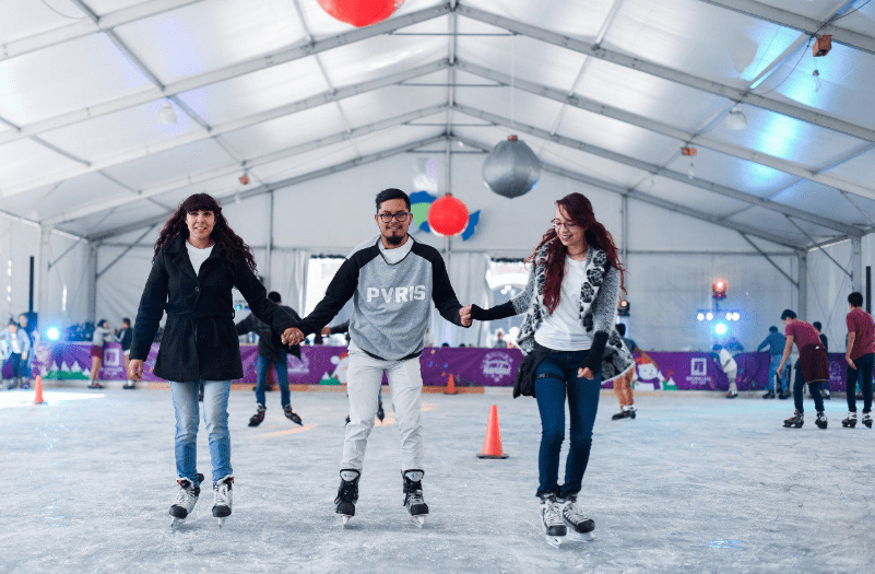 Pista de Hielo en el zócalo estará abierta una semana más