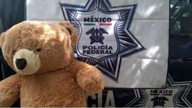 Encuentran 200 mil pesos en osito de peluche en Guadalajara