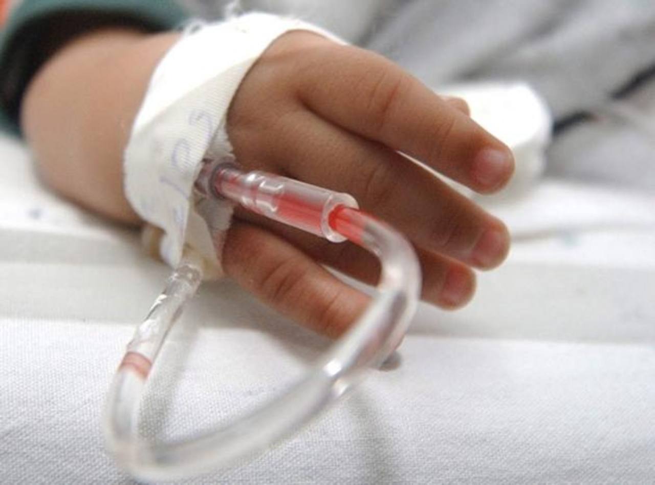 Niña de dos años fallece tras ser violada