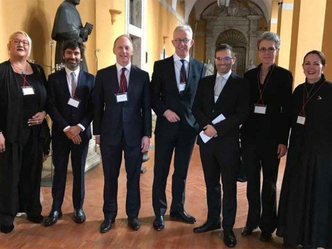 ¡Por primera vez en la historia! El Vaticano recibe a miembros de la comunidad LGBT