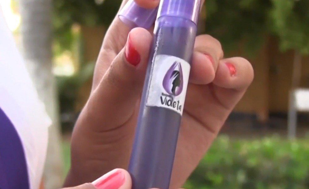 Yucatecos crean ‘Gas Violeta’ de chile habanero para rociarle a los acosadores