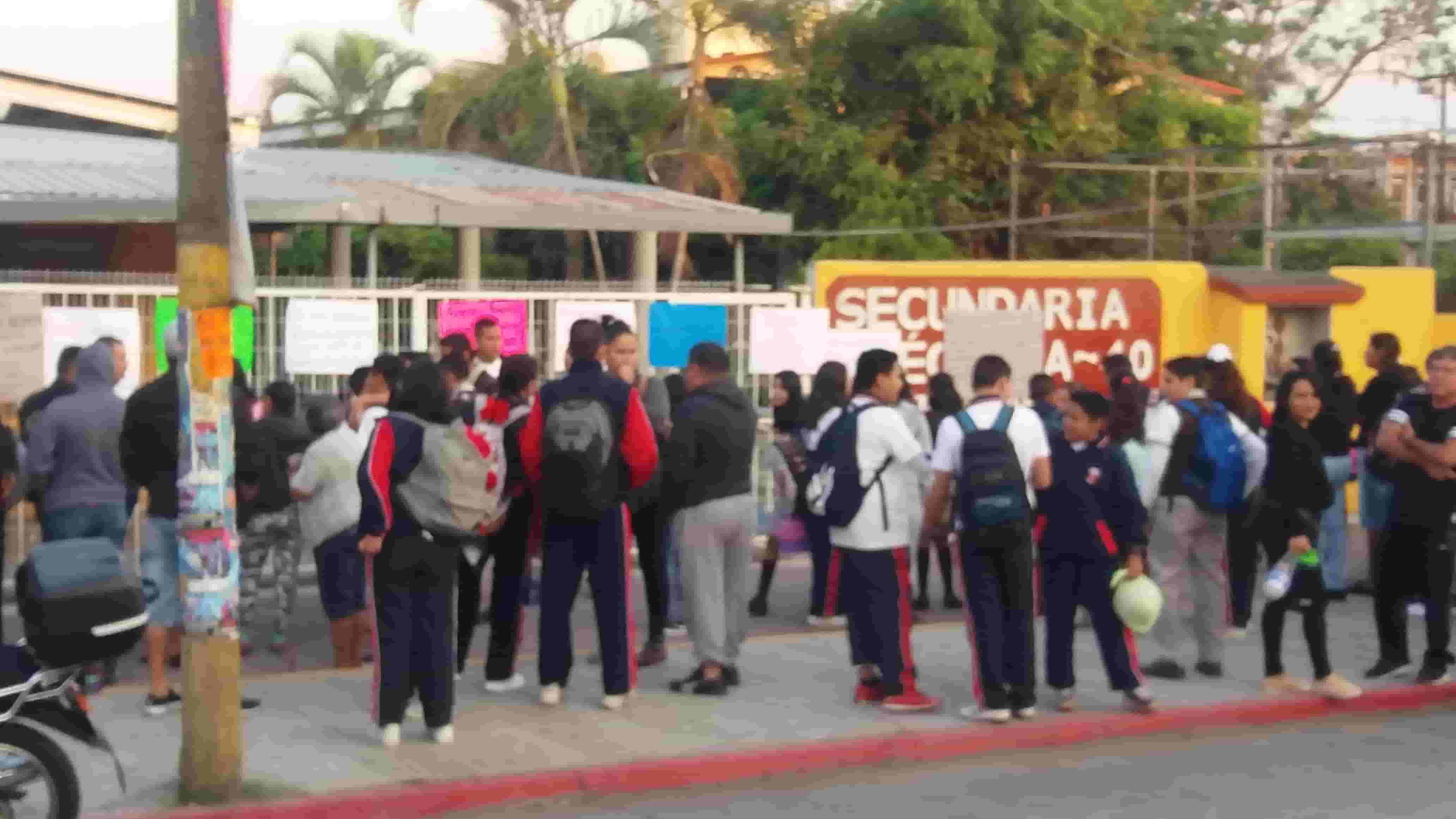 Acusan de acoso laboral al director de Secundaria 40 de Cuautla