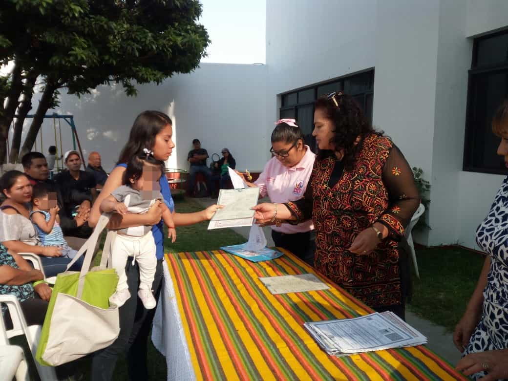 Regularizan actas de nacimiento de niños de Cuautla