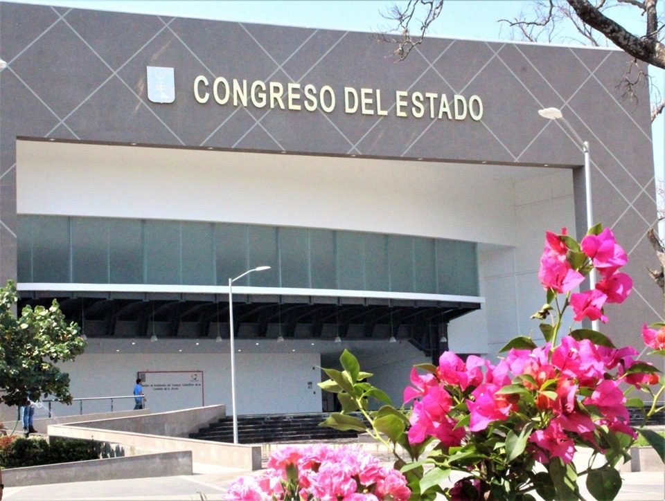 Piden diputados del PT reconcideran restricción de autos foráneos en CDMX