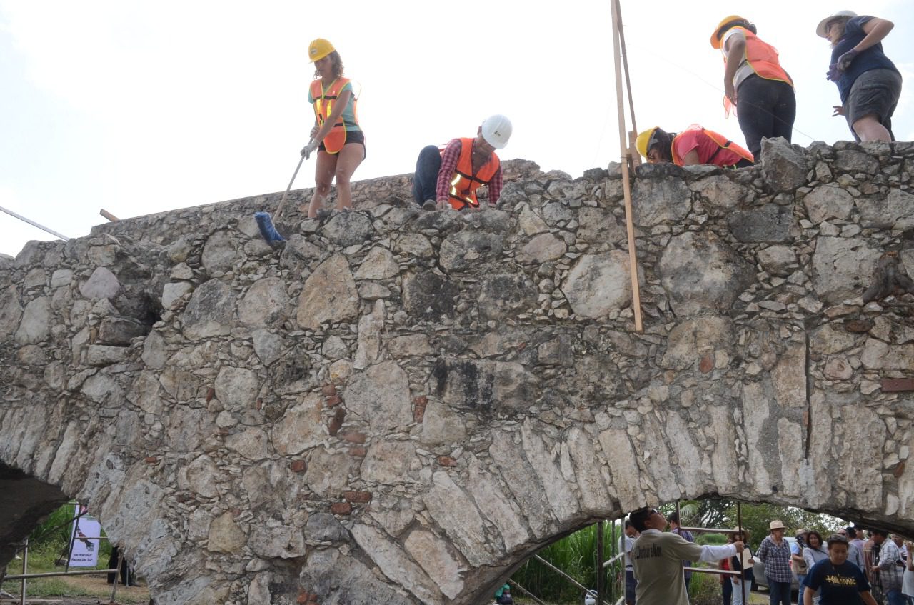 Embajada de Francia visita el histórico Acueducto de la Ex Hacienda El Hospital de Cuautla