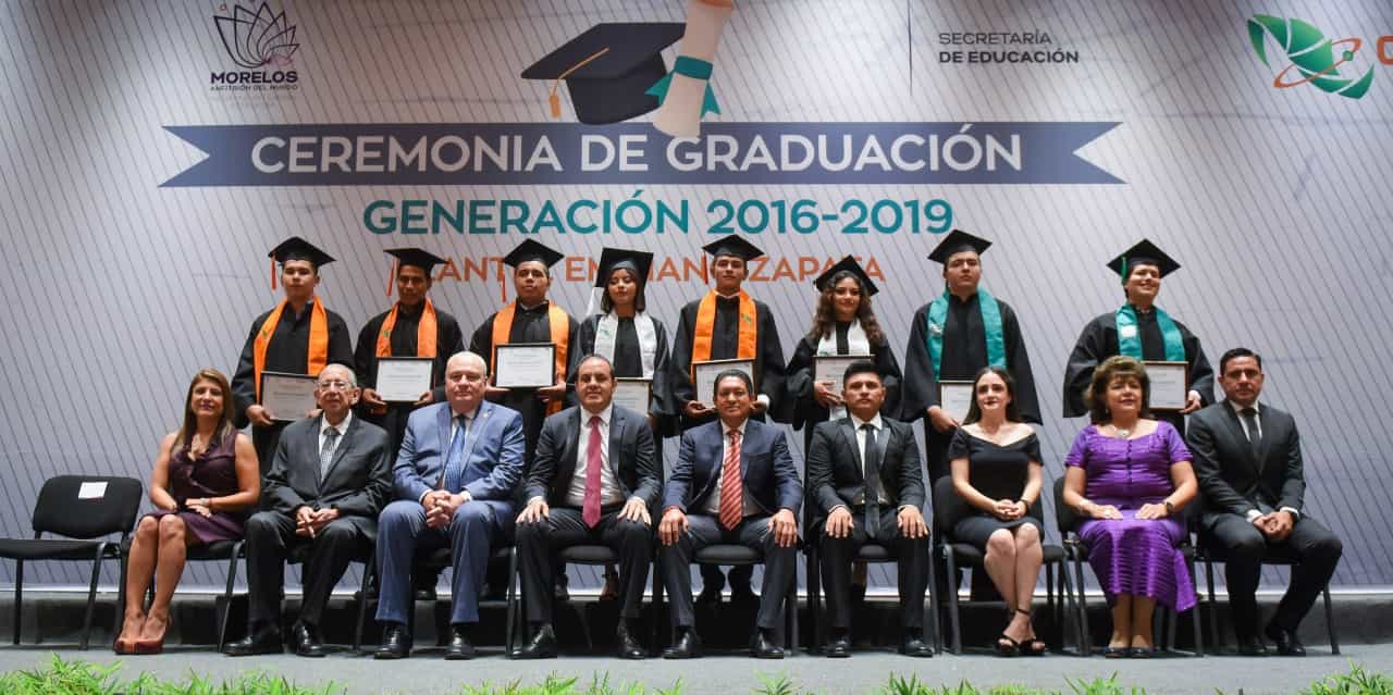 Se gradúan estudiantes del CECyTE Emiliano Zapata