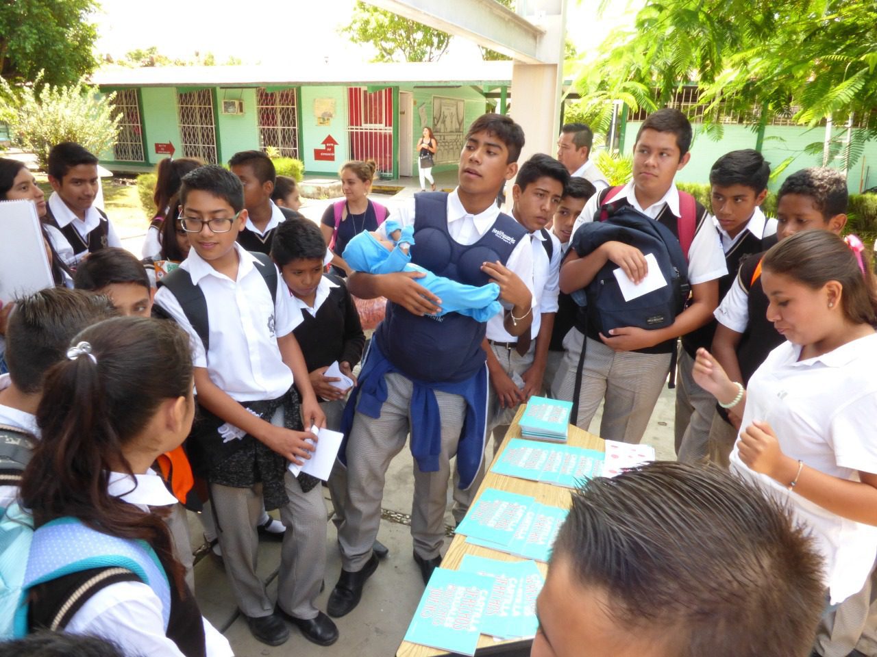 Jóvenes se convierten en promotores de la salud