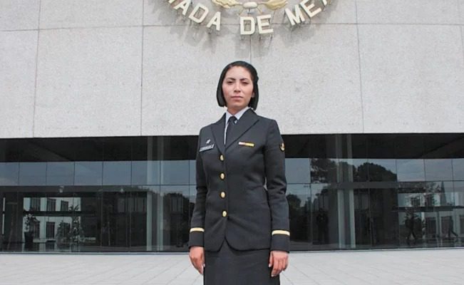 Adriana: la teniente que estudiará medicina aeroespacial en Inglaterra