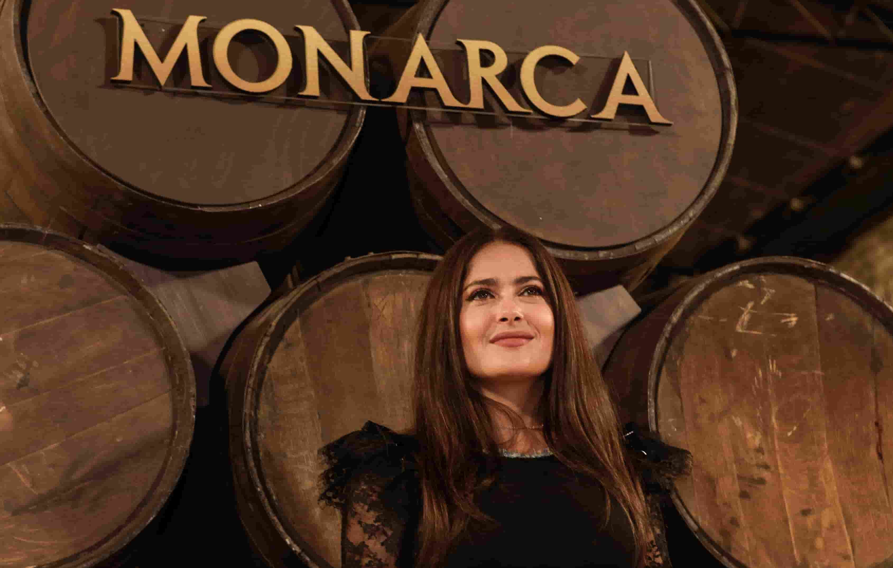 Salma Hayek presenta su nueva serie ‘Monarca’, estará en Netflix