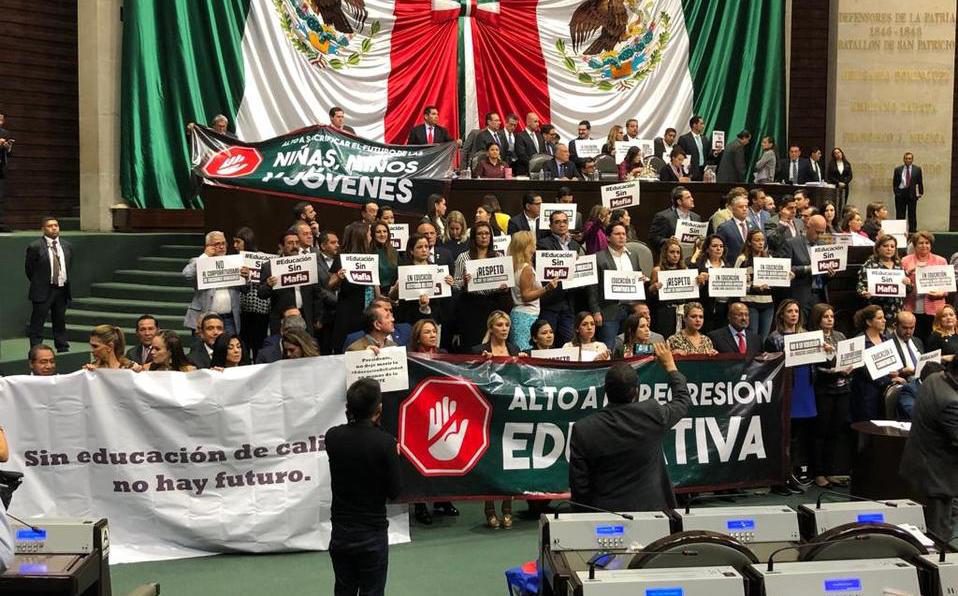 “Ni una coma quedó de la reforma educativa de Peña Nieto”