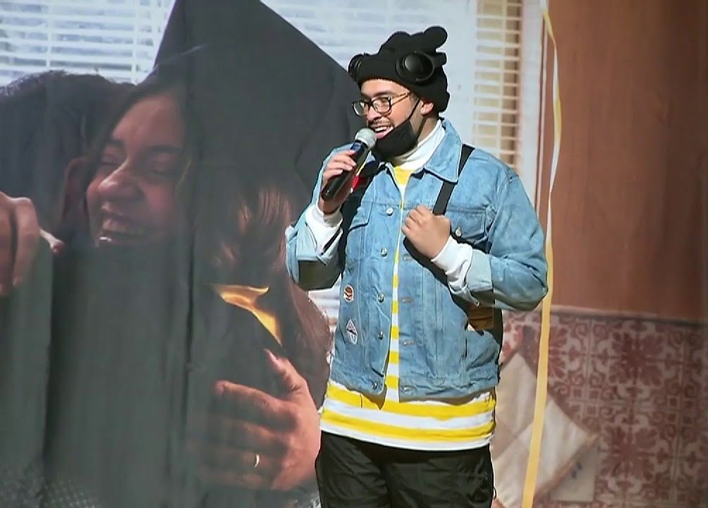 Bad Bunny pide a jóvenes estudiar y no involucrarse en el REGGUEATÓN
