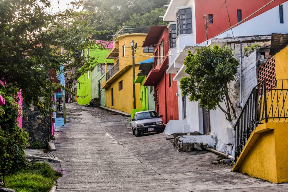 Yautepec y BBVA embellecerán mil casas del ‘Cerro del Tenayo’