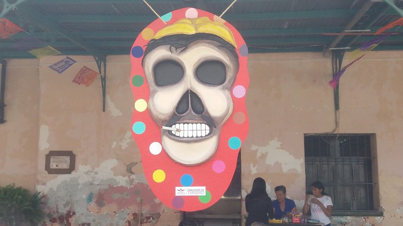 Artesanos adornan la Estación del Tren de Cuautla