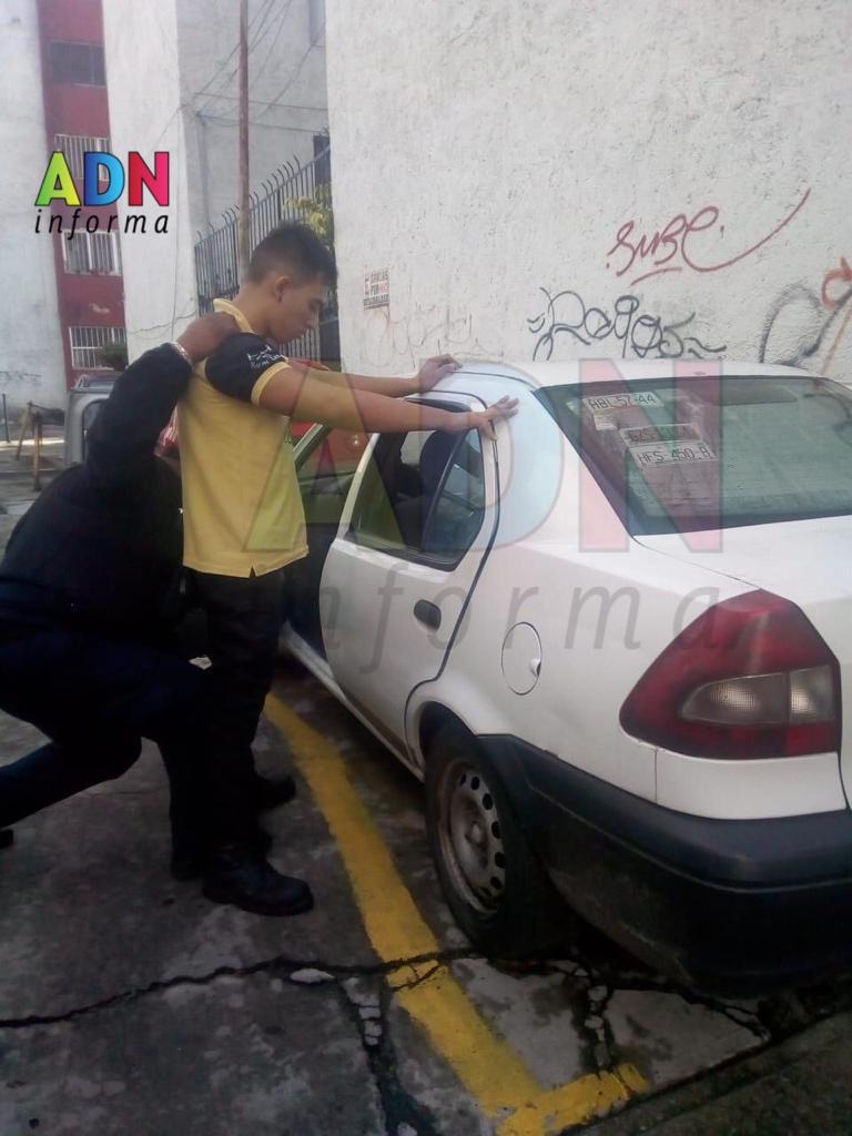 Descubren a pareja teniendo sexo en su auto en Cuernavaca