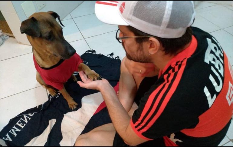 Aficionado rifa boletos de Copa Libertadores para pagar la quimio de su perro