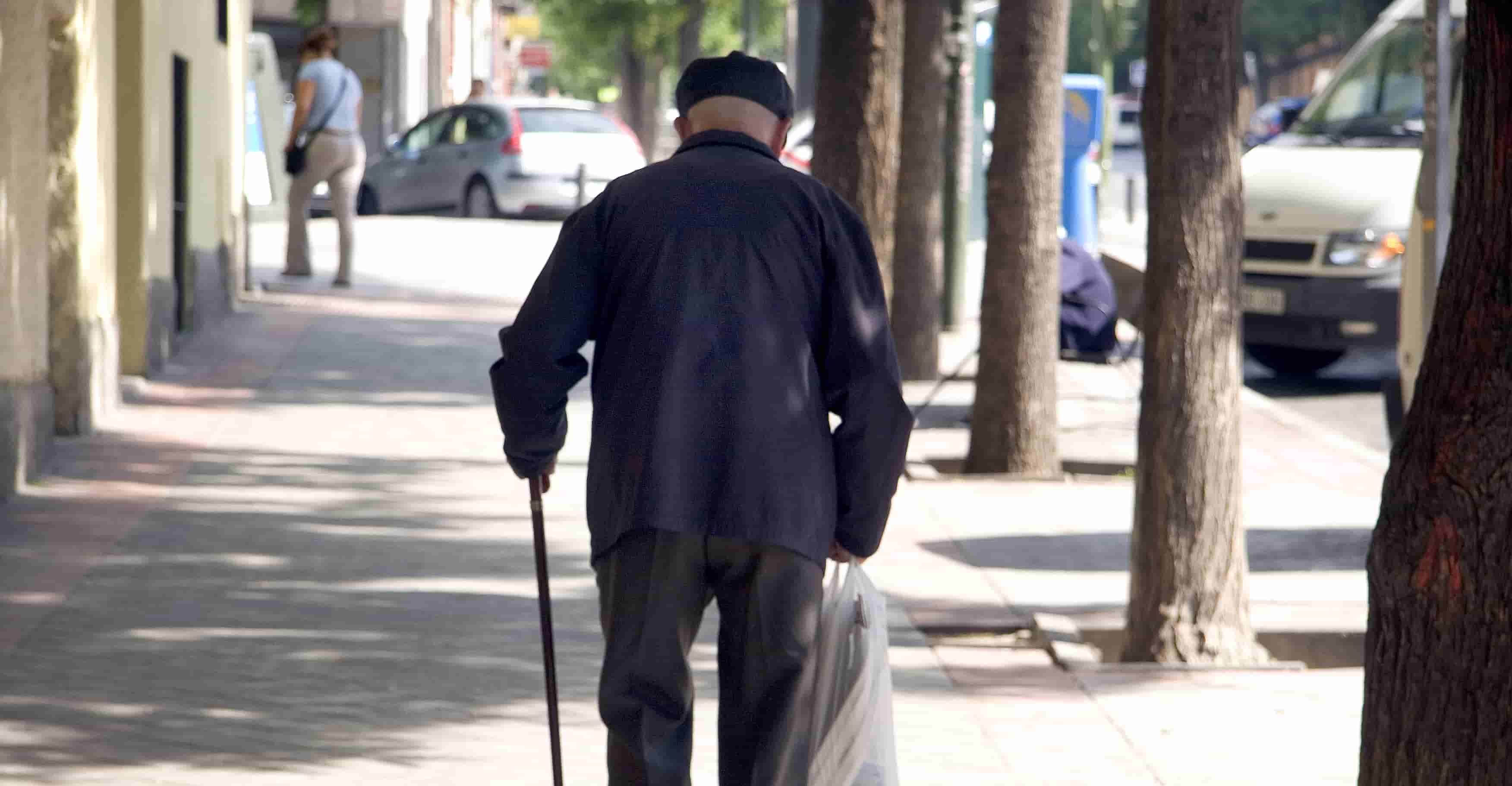 Inventan ZAPATOS GPS para localizar a adultos mayores con demencia