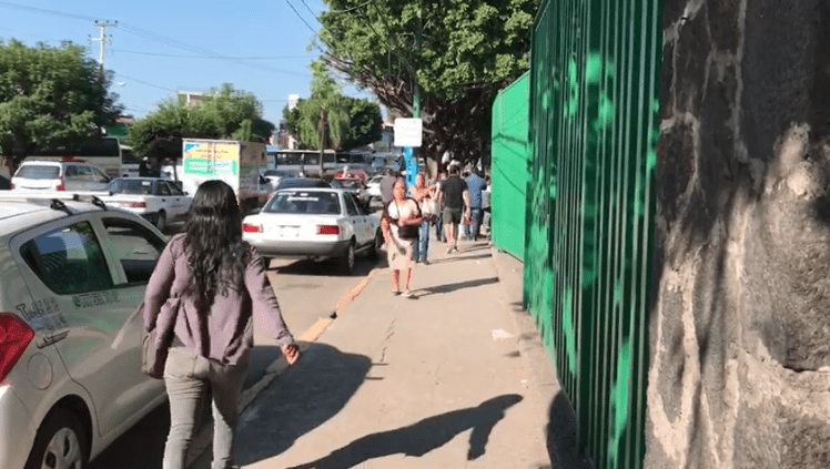 IMSS avala el retiro de comerciantes en clínica Plan de Ayala