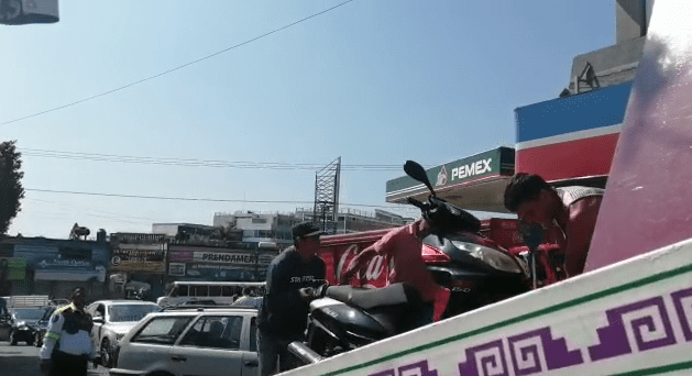 Llevan al corralón motocicletas estacionadas en IMSS Cuernavaca