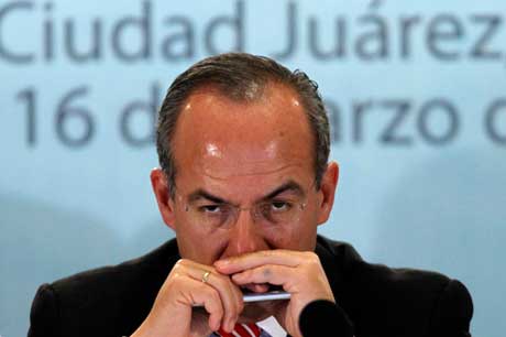 AMLO sugiere reunir firmas si quieren iniciar proceso contra Calderón