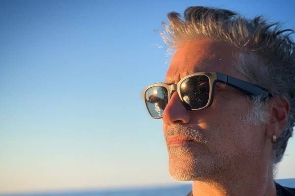 Reaparece Alejandro Fernandez con nuevo look