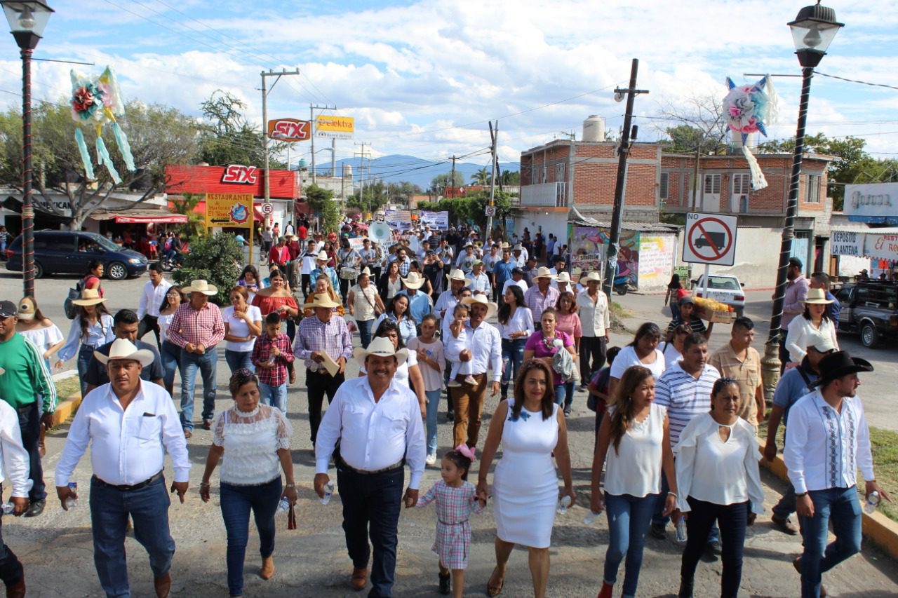 Alcalde de Axochiapan rinde su primer informe de gobierno