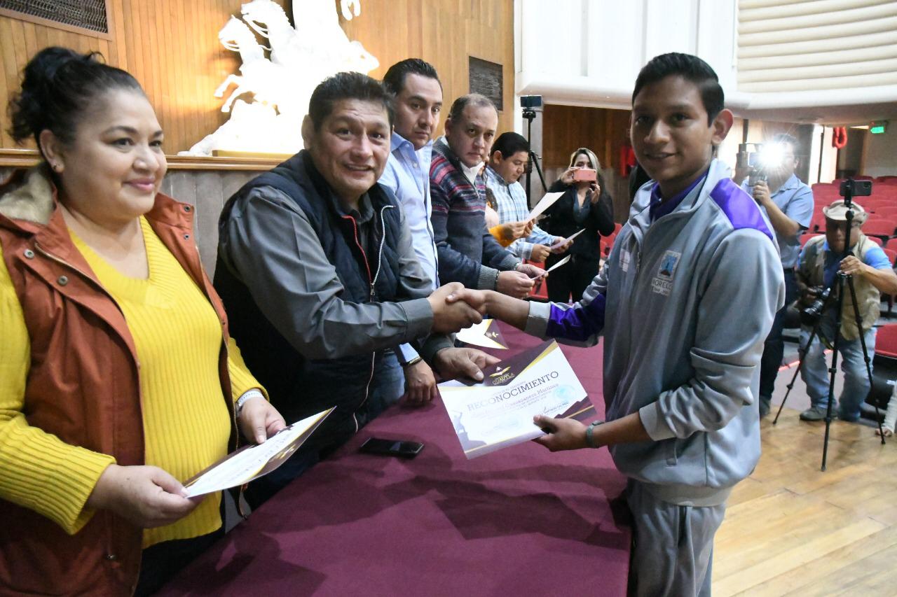 Reconocen a mejores deportistas del municipio de Cuautla