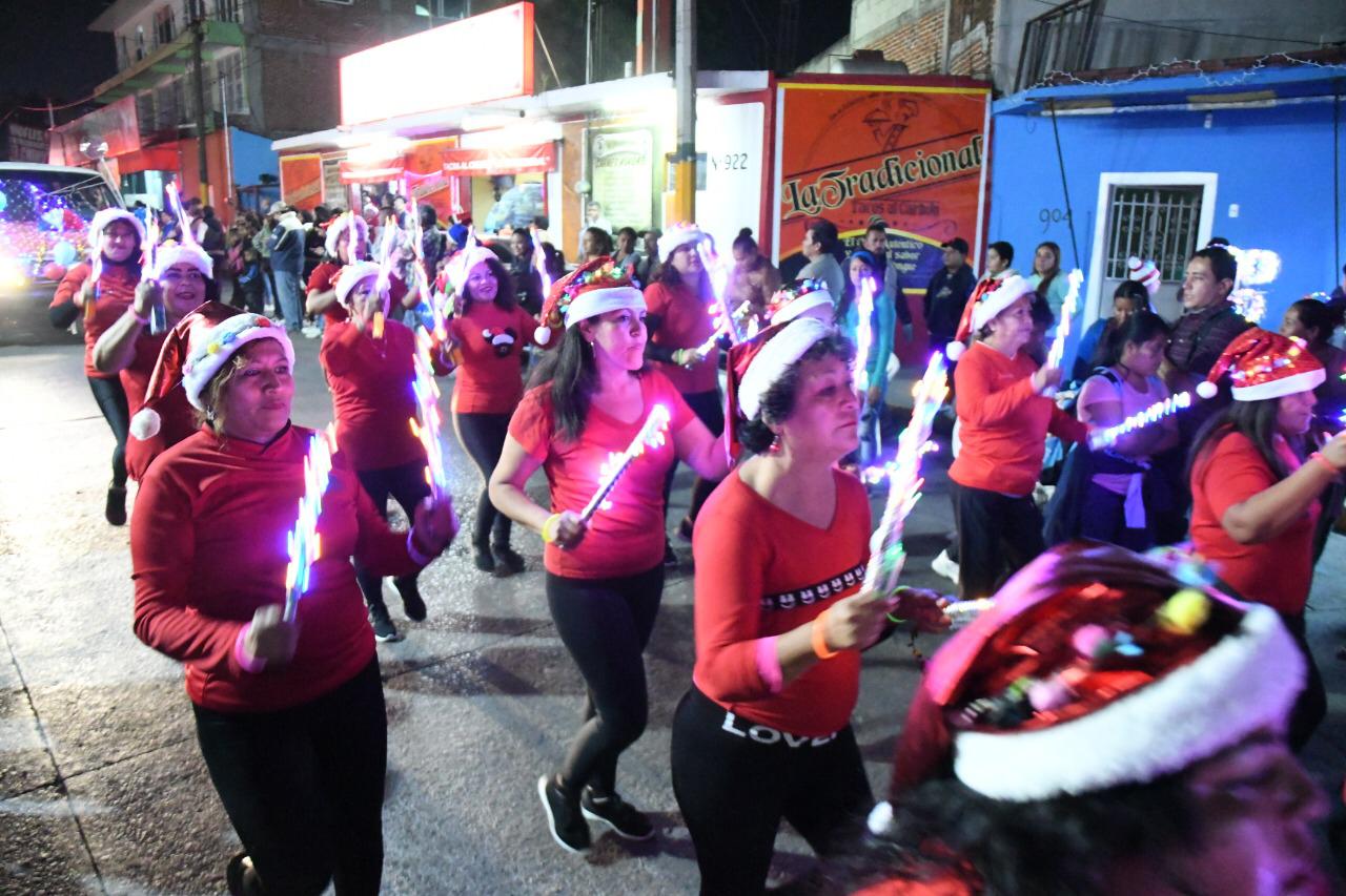 Familias de Cuautla disfrutaron del tradicional Desfile Navideño