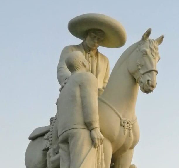 Develan escultura de Emiliano Zapata en Cuautla