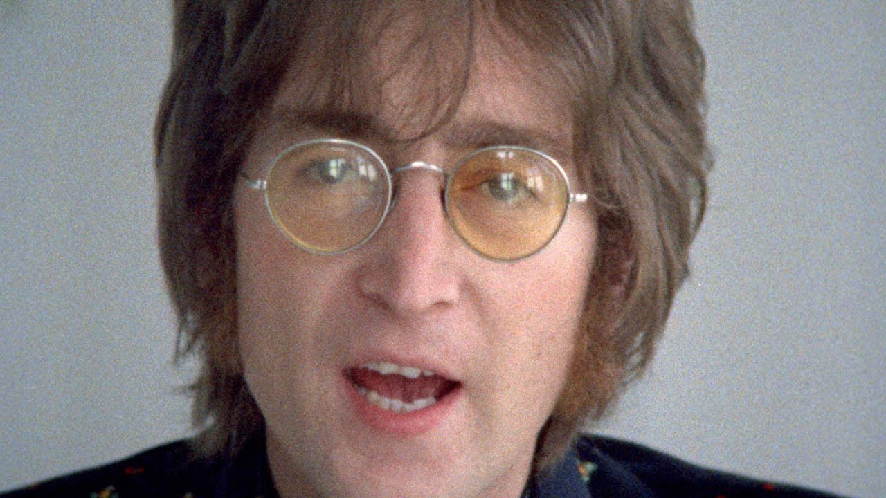 Subastan lentes de John Lennon en 3 millones y medio de pesos
