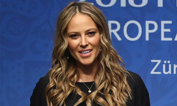 Vanessa Hupenkoten dice que “pisotean su dignidad” en Televisa Deportes