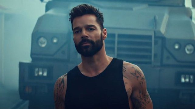 Ricky Martin lanza mensaje social con su canción ‘Tiburones’